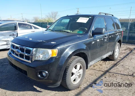 2010 Ford Escape Xlt z USA, uszkodzony, nr VIN 1FMCU9D77AKA35634